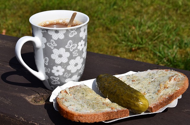 示出两国关 示出两国关